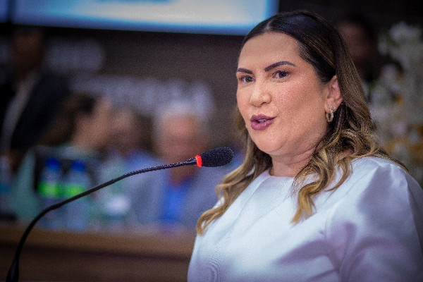 Corrinha Delfino antecipa combate à seca com pedido de poços artesianos e passagens molhadas para Cajazeiras
