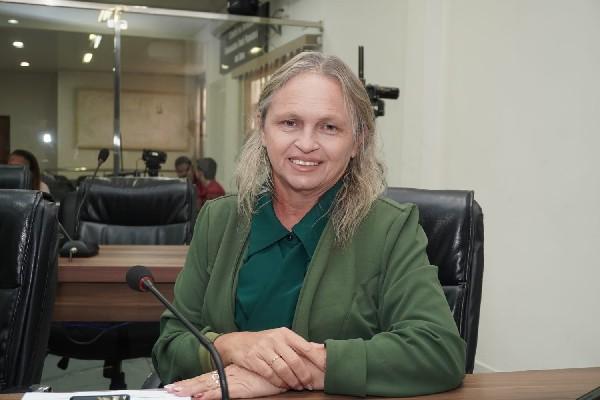 Luzia Trajano pede postos de saúde, obras rurais e estadualização de estradas