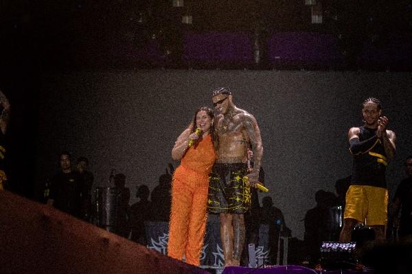 Mesmo sob chuva, segunda noite do Carnaval de Cajazeiras reúne multidão