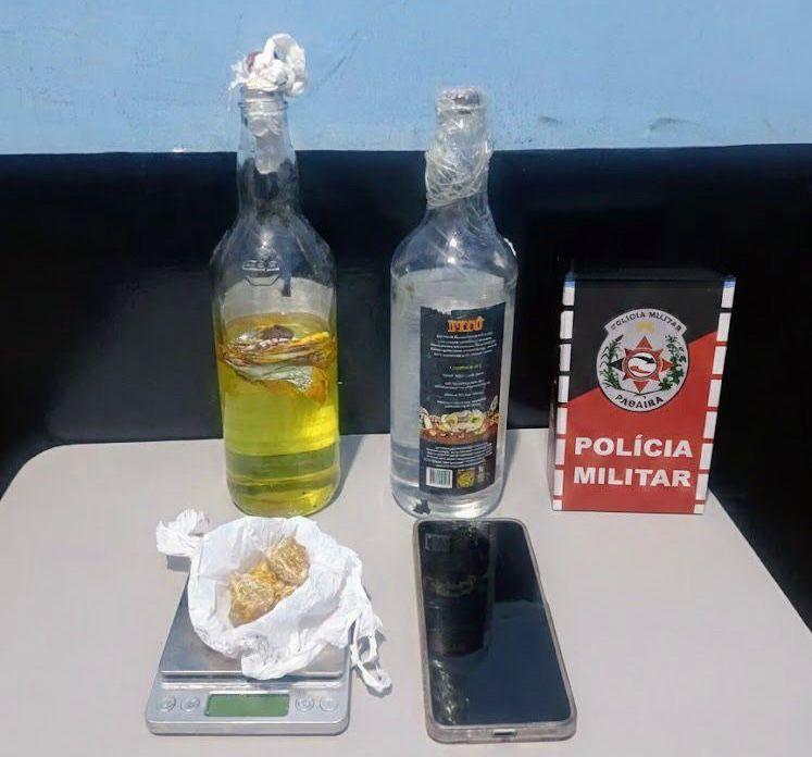 PM prende suspeita e apreende 35 porções de crack em comunidade de Sousa