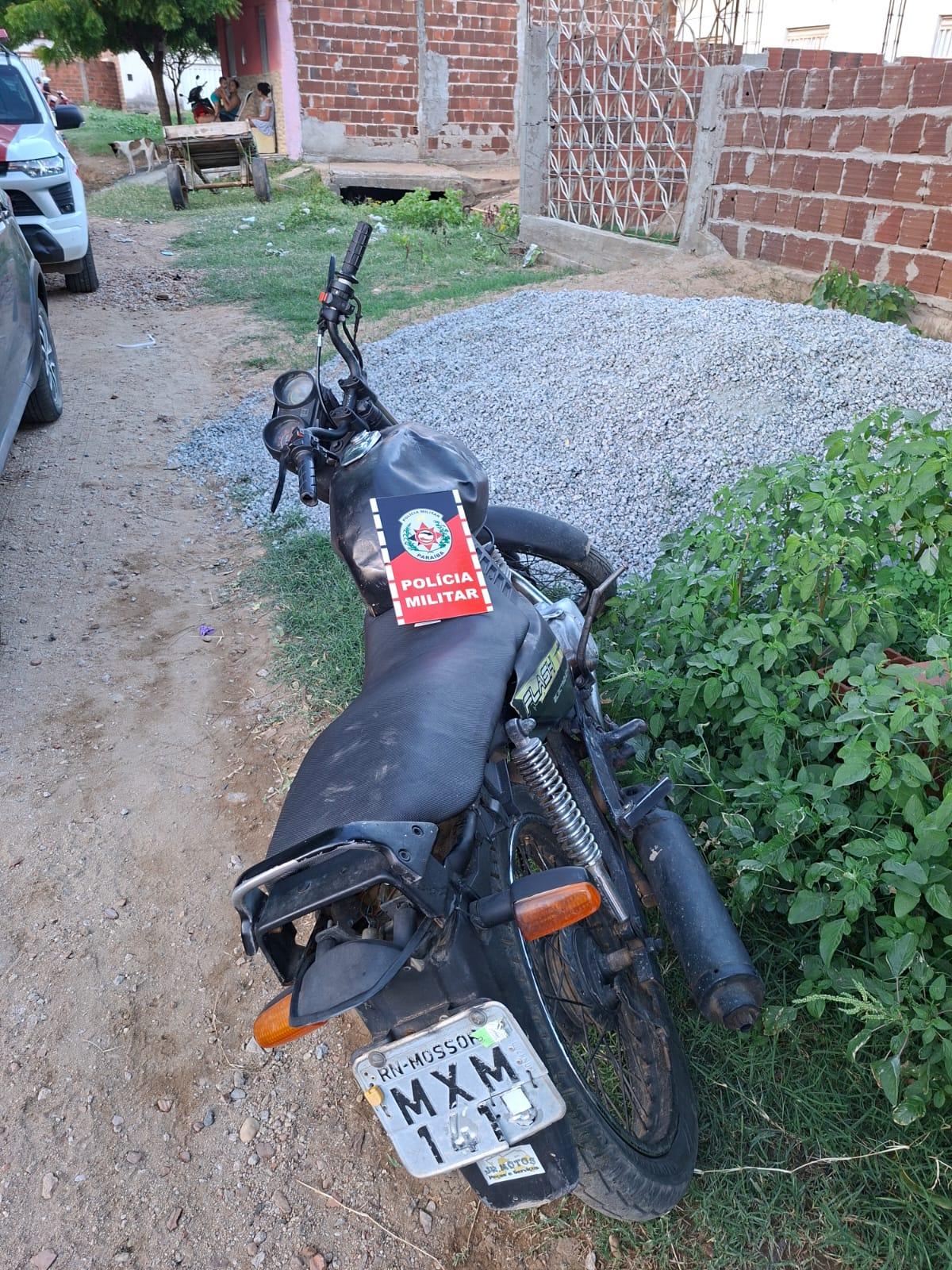 Polícia Militar age rápido, prende suspeito e recupera iPhones roubados em Cajazeiras