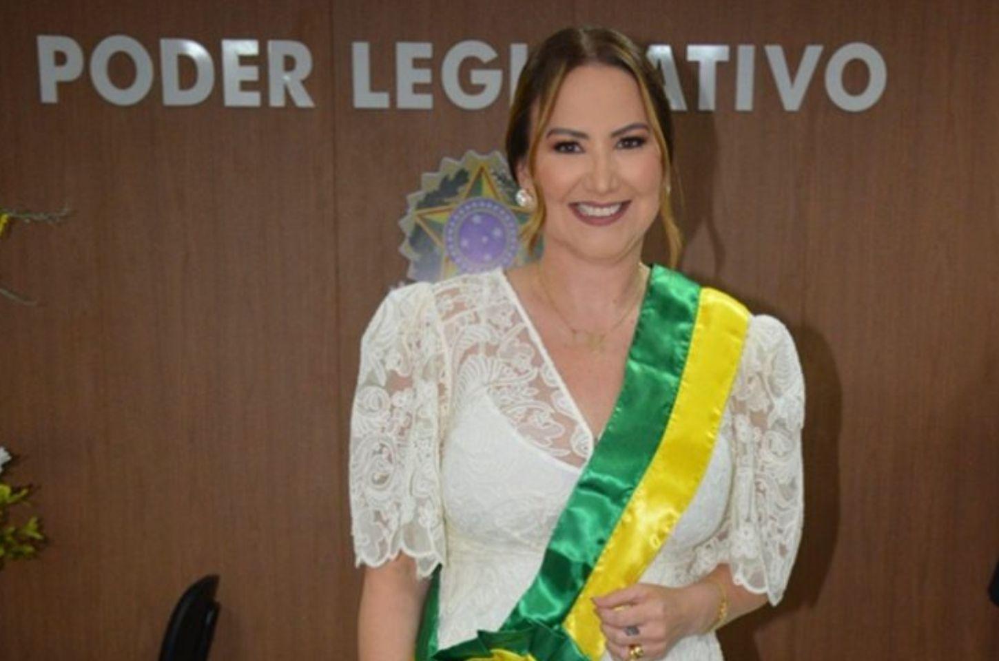 Prefeita de Bom Jesus anuncia atualização das 30 horas e garante ganho real a professores