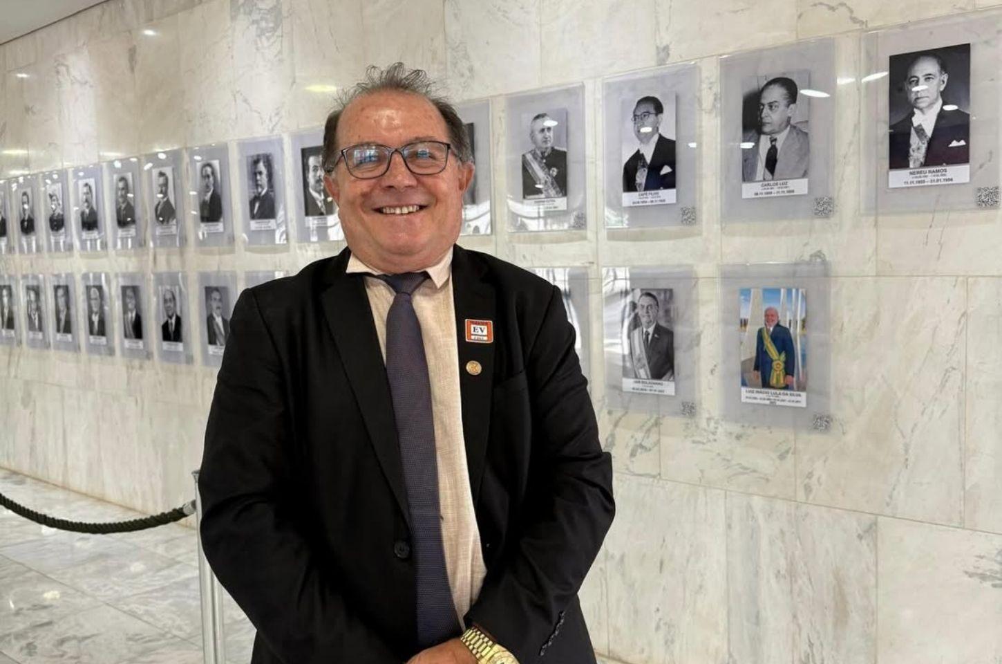 Prefeito de Bonito de Santa Fé participa de agenda da CNM e reunião com ministra em Brasília