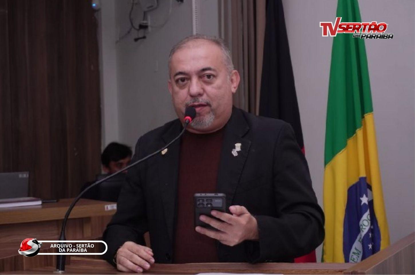 Alisson Américo retoma mandato em Cajazeiras com foco em inovação tecnológica e valorização cultural