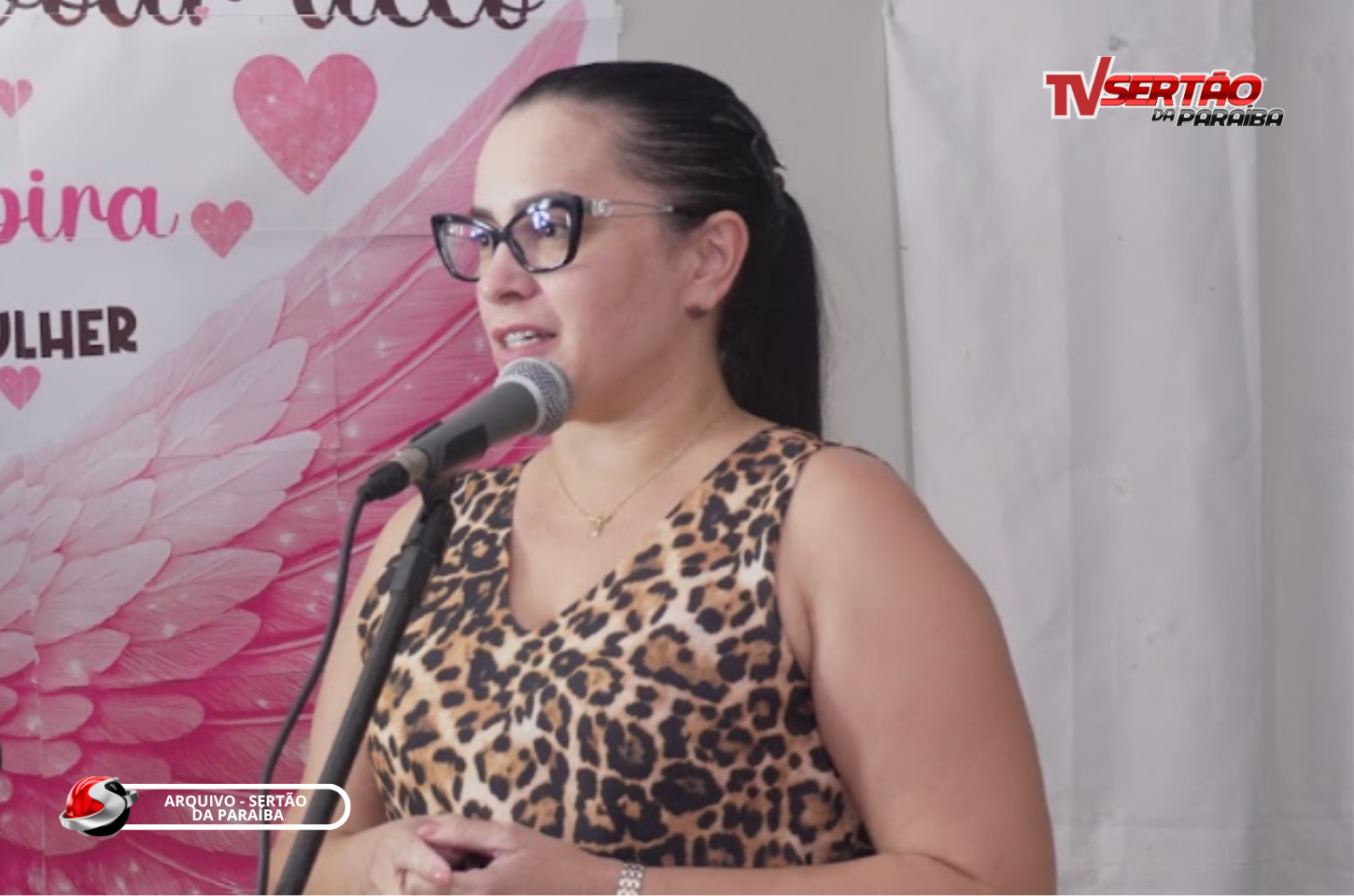 CRAS Amplia Cursos de Beleza com Oficinas de Maquiagem e Design de Sobrancelha