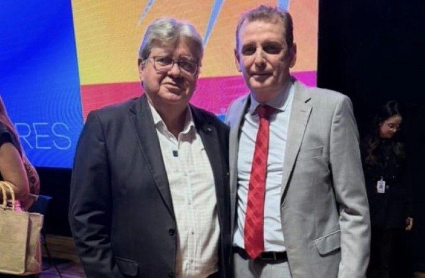 Chico Mendes mantém lealdade política e se consolida como peça-chave no grupo governista da Paraíba