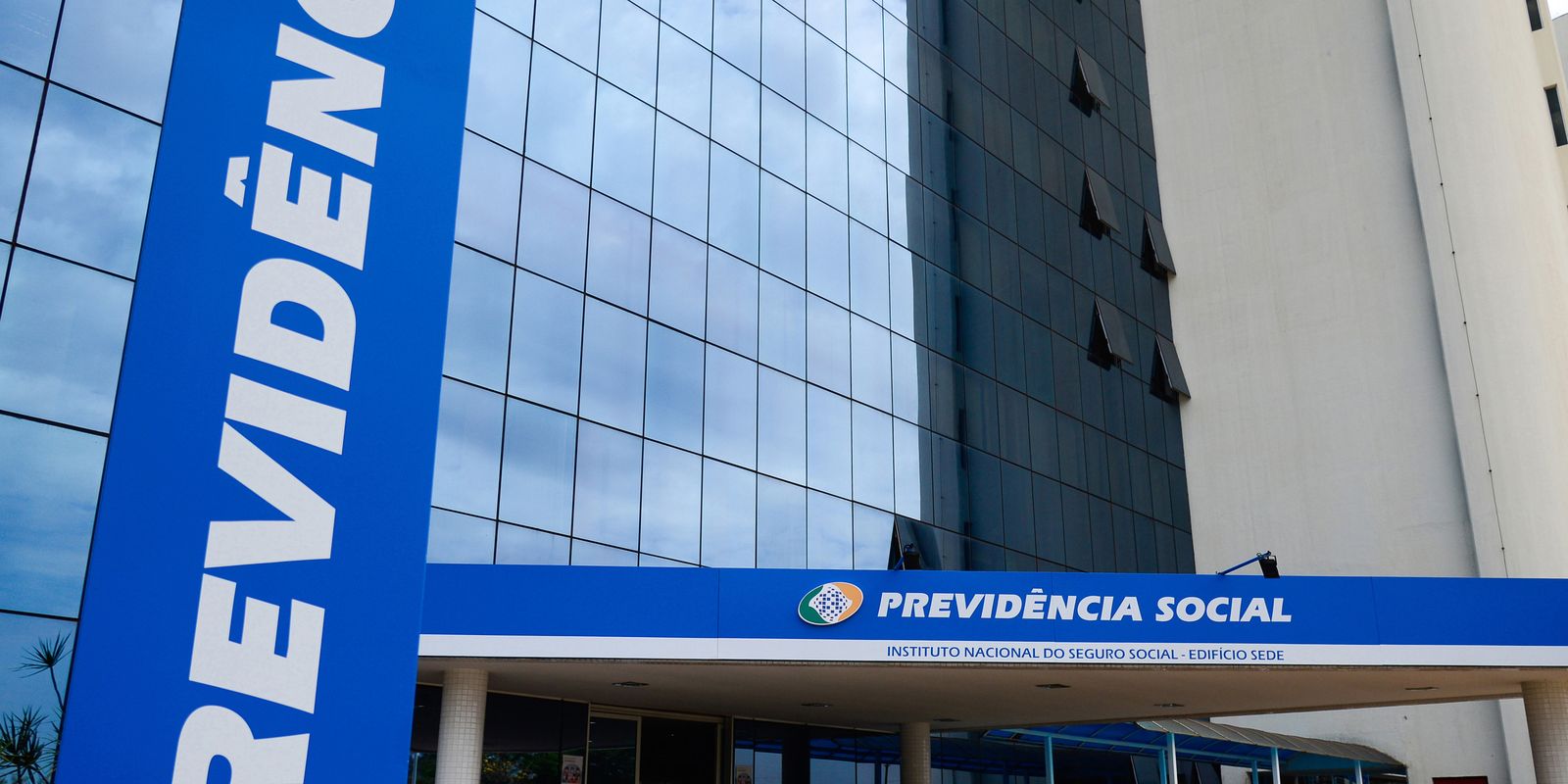 Fila do INSS para benefícios diminui 16% em dois meses