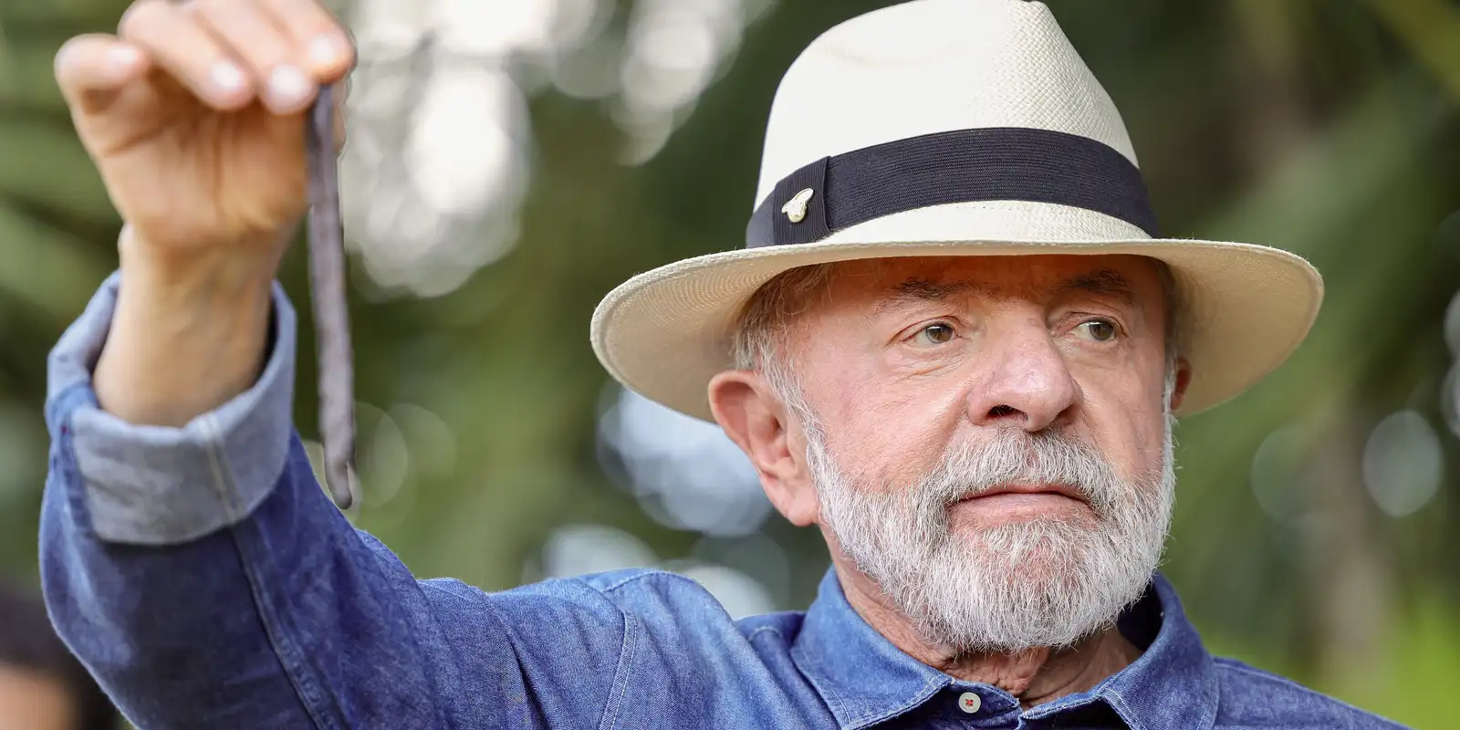 Lula realiza procedimentos médicos em São Paulo para tratar queratose e tendinite