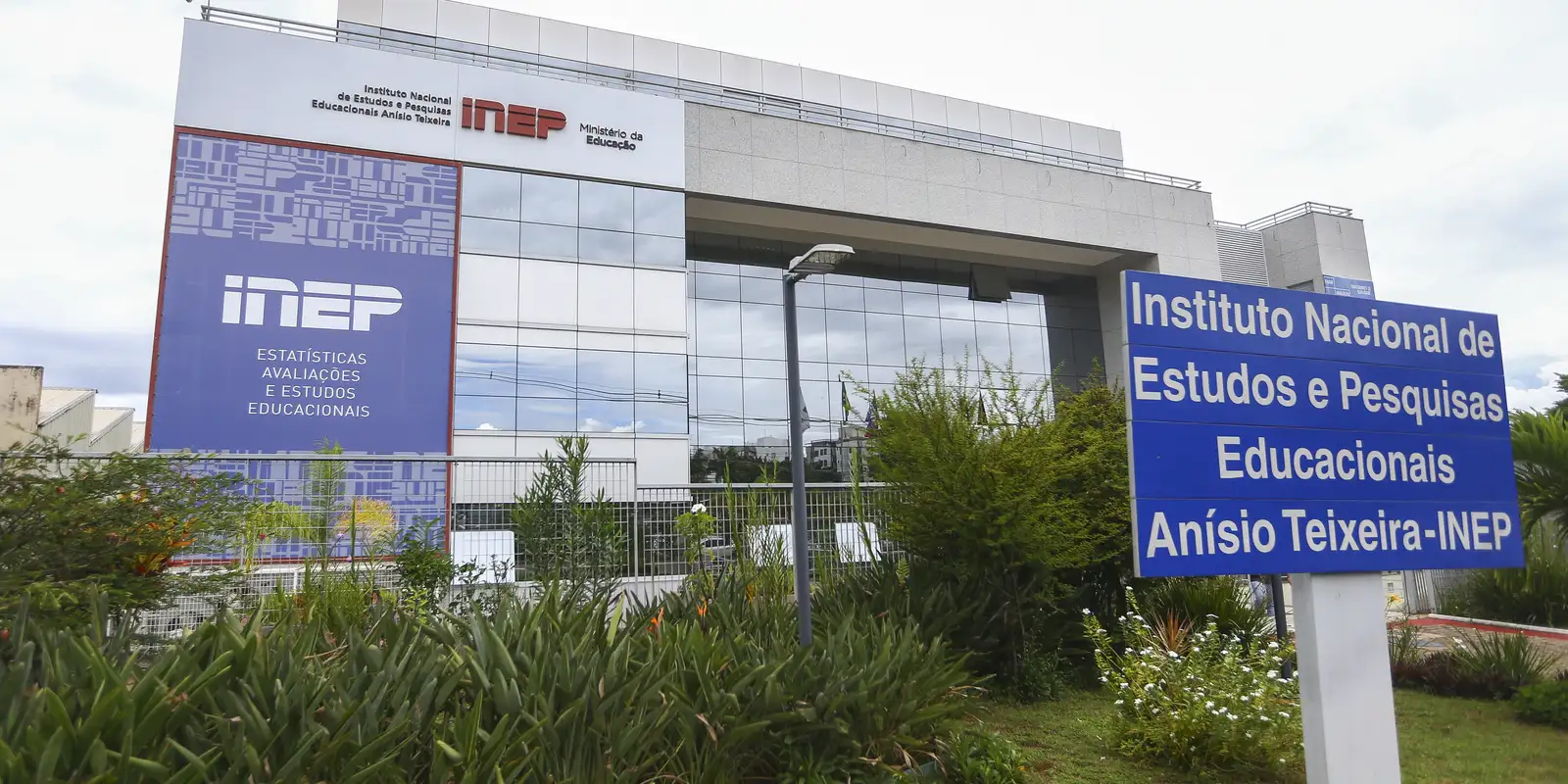 MEC estende período para solicitar isenção da taxa de inscrição do Enem