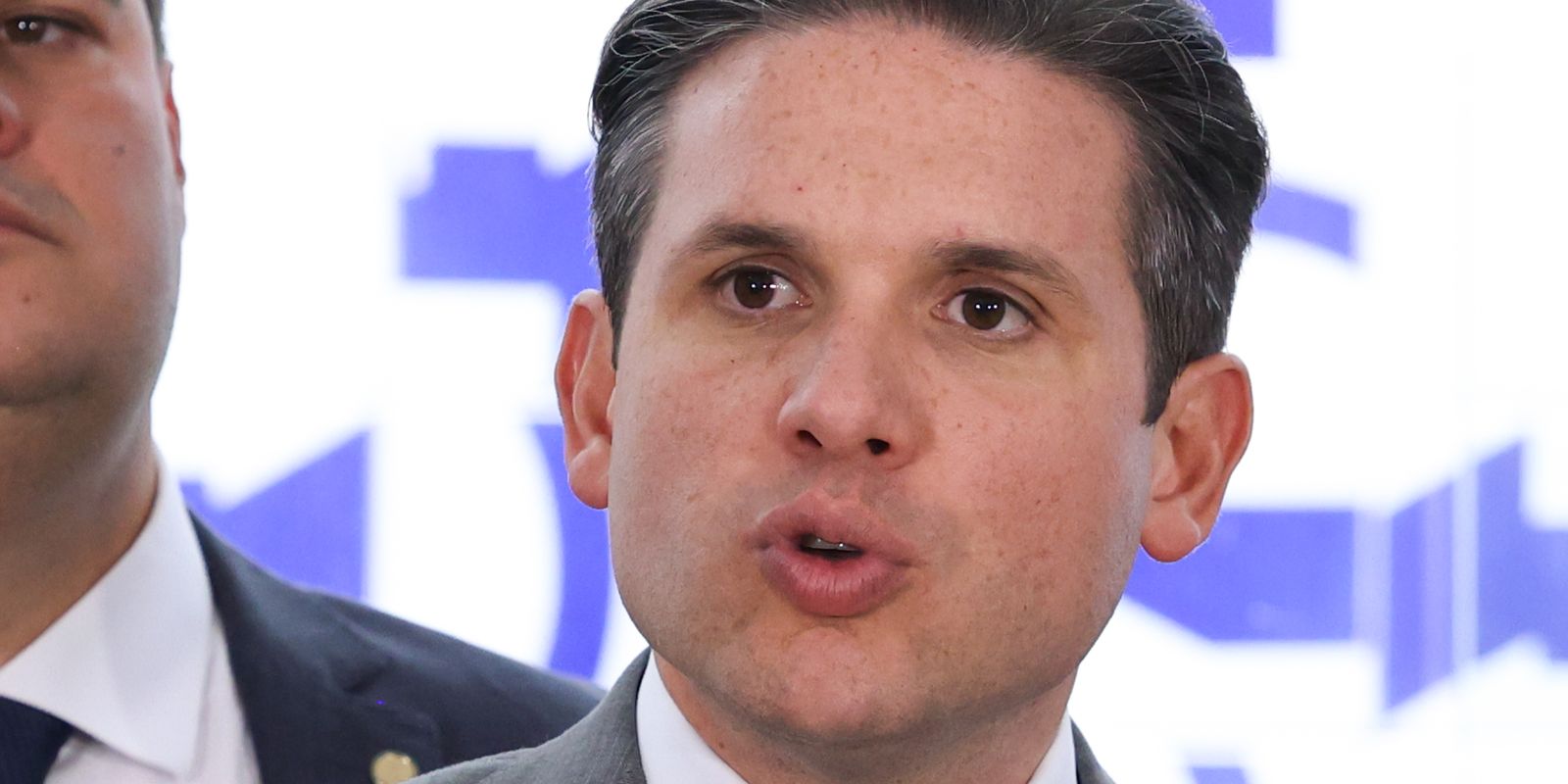 Câmara dos Deputados institui comissão para debater PEC da redução da jornada 6x1