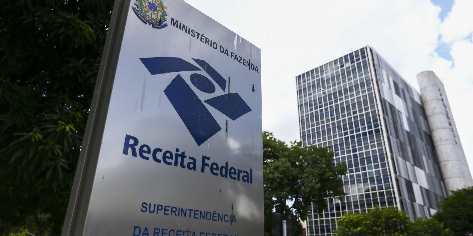 Arrecadação federal atinge recorde histórico em abril com mais de R$ 278 bilhões
