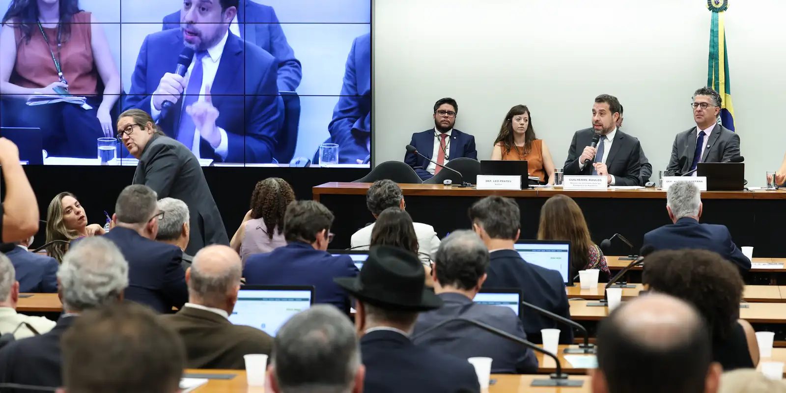 Boulos questiona compensações a empresas pelo fim da escala 6x1