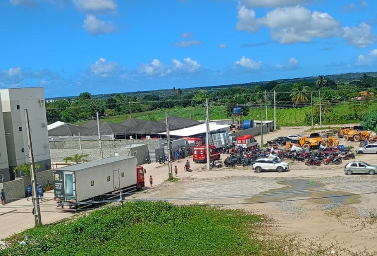 Desabamento de caixa d'água em obra deixa cinco feridos em João Pessoa