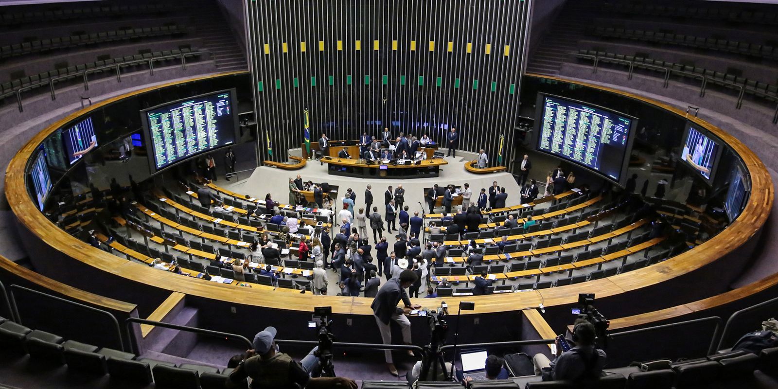 Câmara dos Deputados inicia debate sobre exploração de minerais críticos