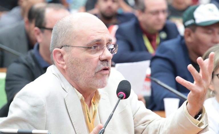 Centrais sindicais expressam preocupação com a jornada de trabalho na PEC 6x1