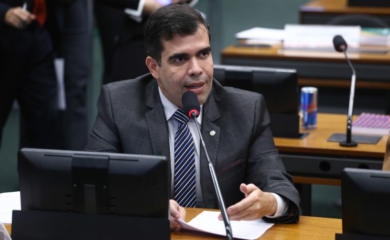 Regulamentação do acúmulo de funções de motorista e cobrador é aprovada em comissão