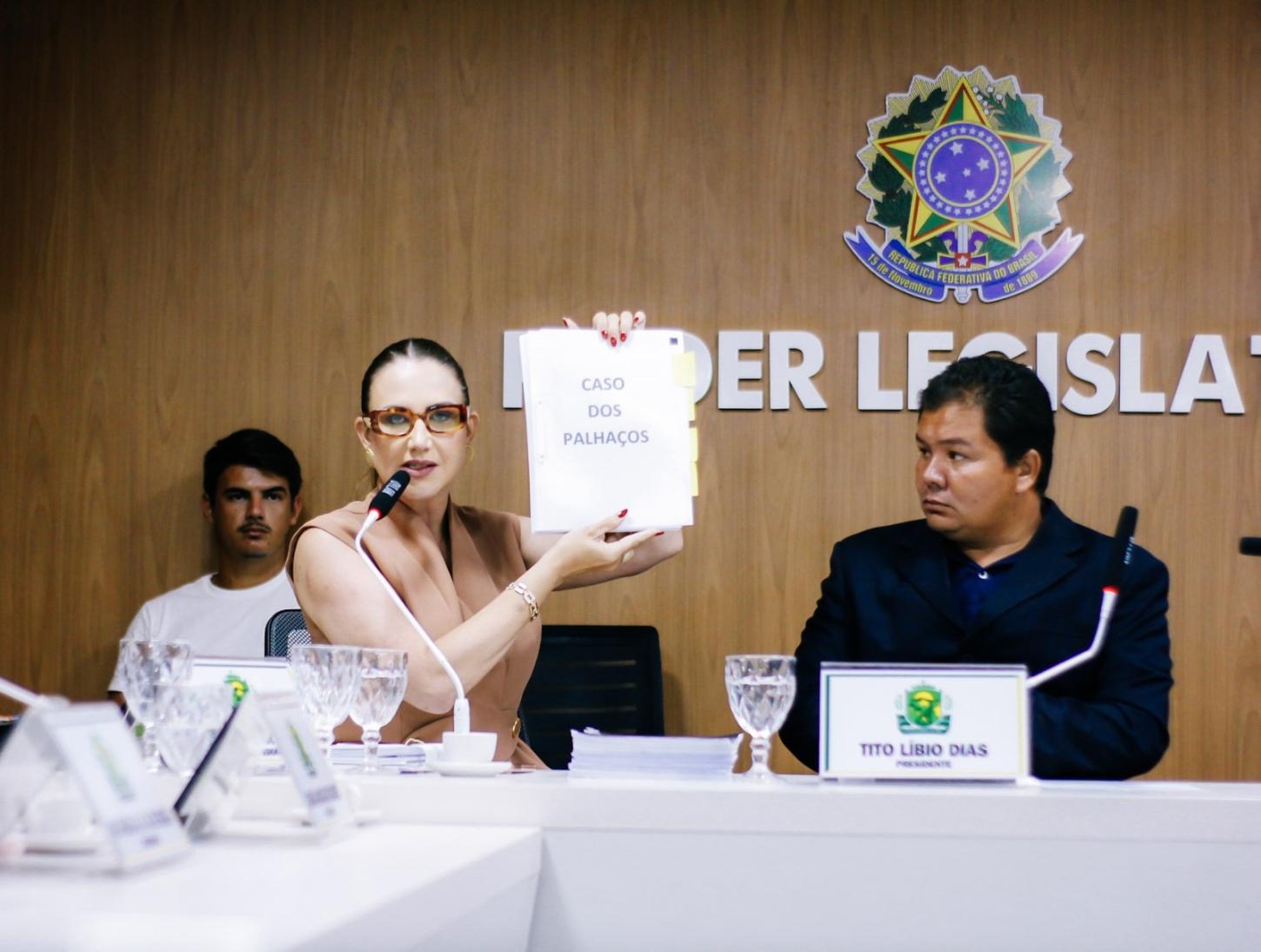 Denise Bayma vai à Câmara de Bom Jesus, contesta acusações e reforça legalidade em prestação de contas