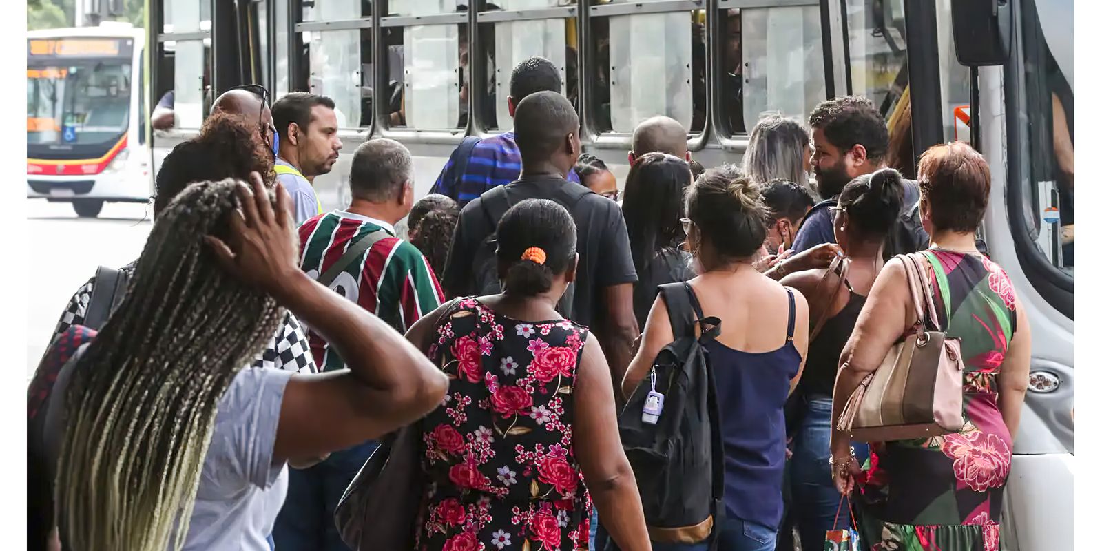 Desemprego de longa duração atinge menor nível histórico, aponta IBGE