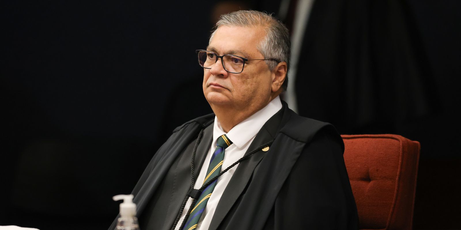 Flávio Dino determina apuração sobre emendas parlamentares destinadas a produtora de filme de Bolsonaro