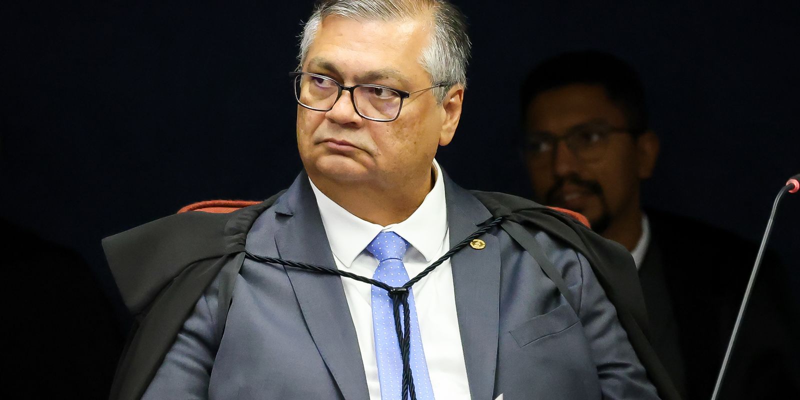 Ministro Flávio Dino exige plano de combate a incêndios em 10 dias