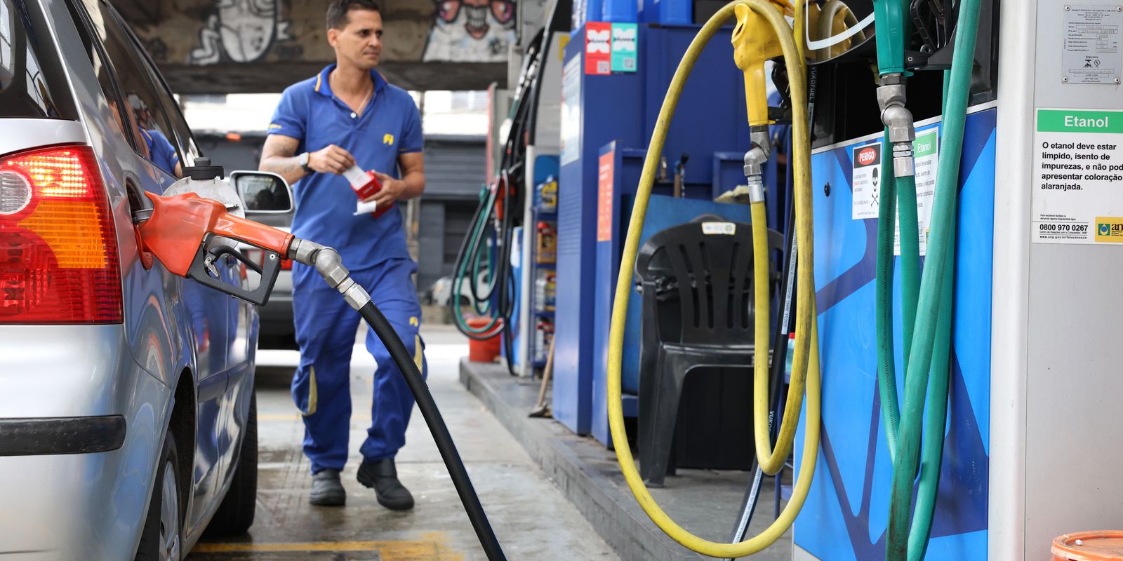 Governo estabelece subvenção da gasolina em R$ 0,44 por litro