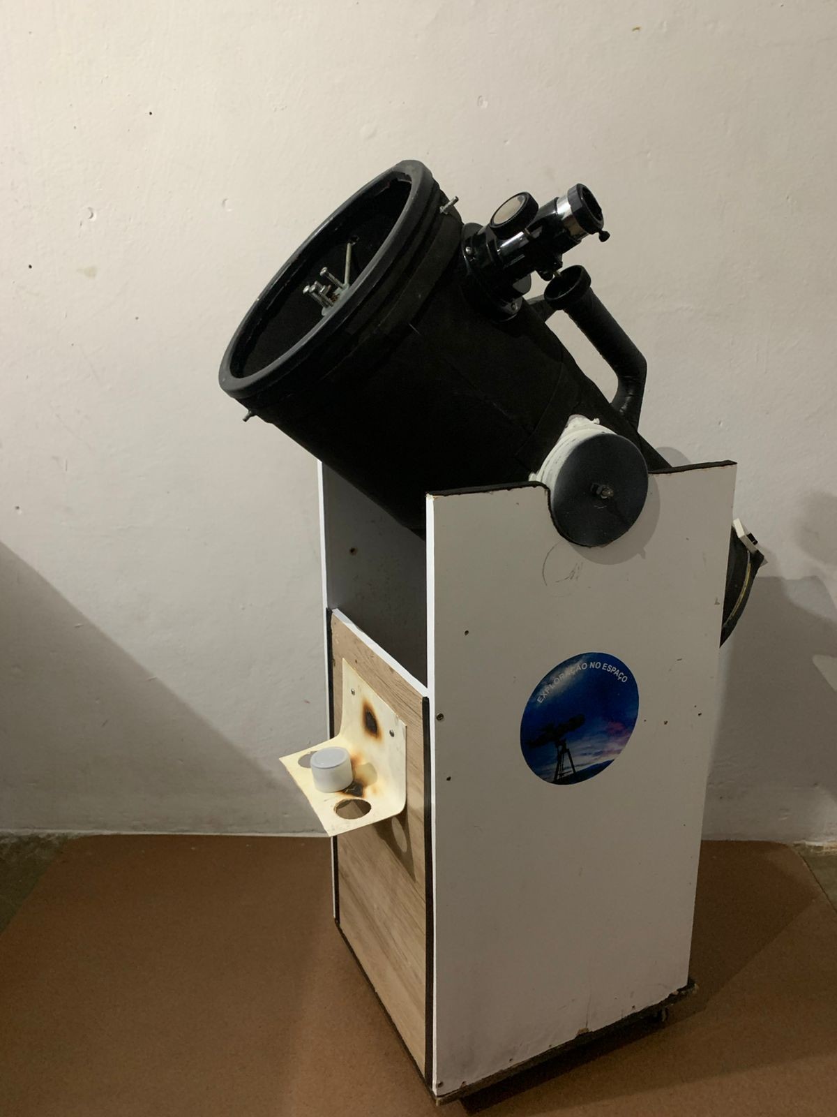 Estudante paraibano constrói telescópios com materiais simples, viraliza nas redes sociais e explora o espaço