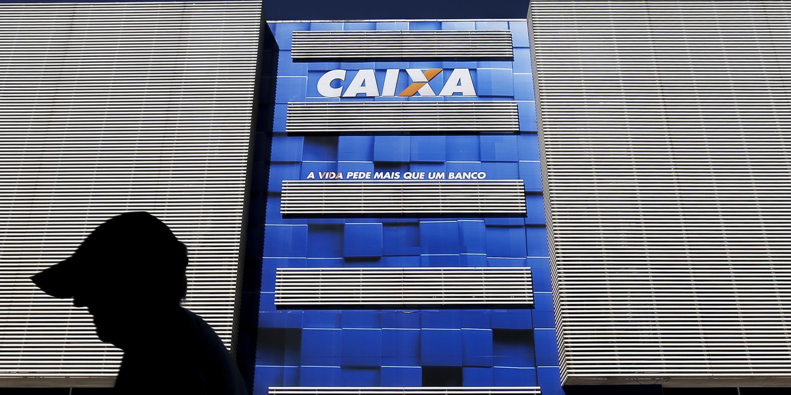 Lucro da Caixa recua 34% no primeiro trimestre, impactado por provisões e novas regras do BC