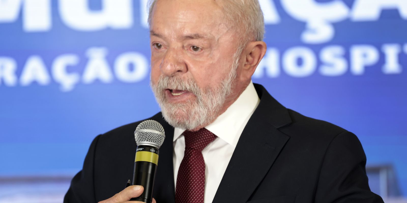 Lula inicia sessões de radioterapia no couro cabeludo após cirurgia de pele