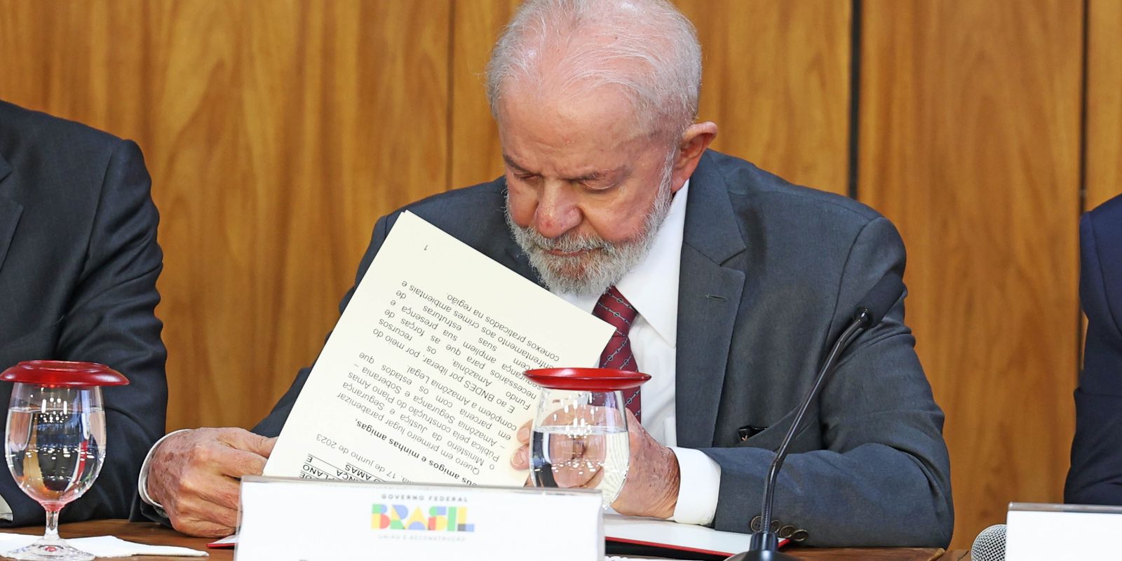Lula veta projeto que equiparava estágio a experiência profissional