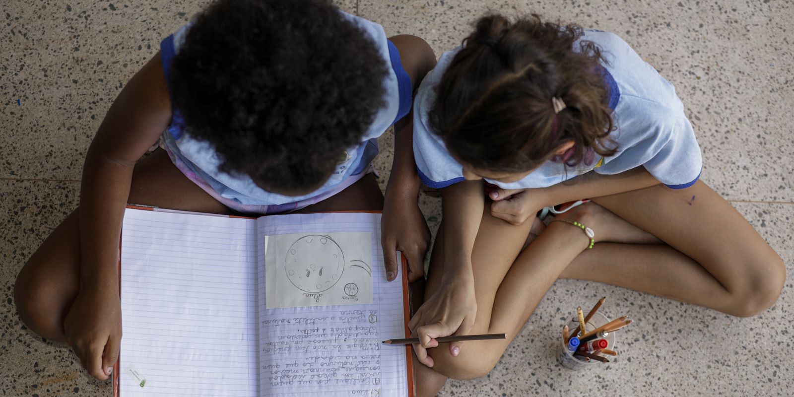 Metade dos estudantes não reconhece educação antirracista nas escolas, aponta estudo sobre desigualdade racial