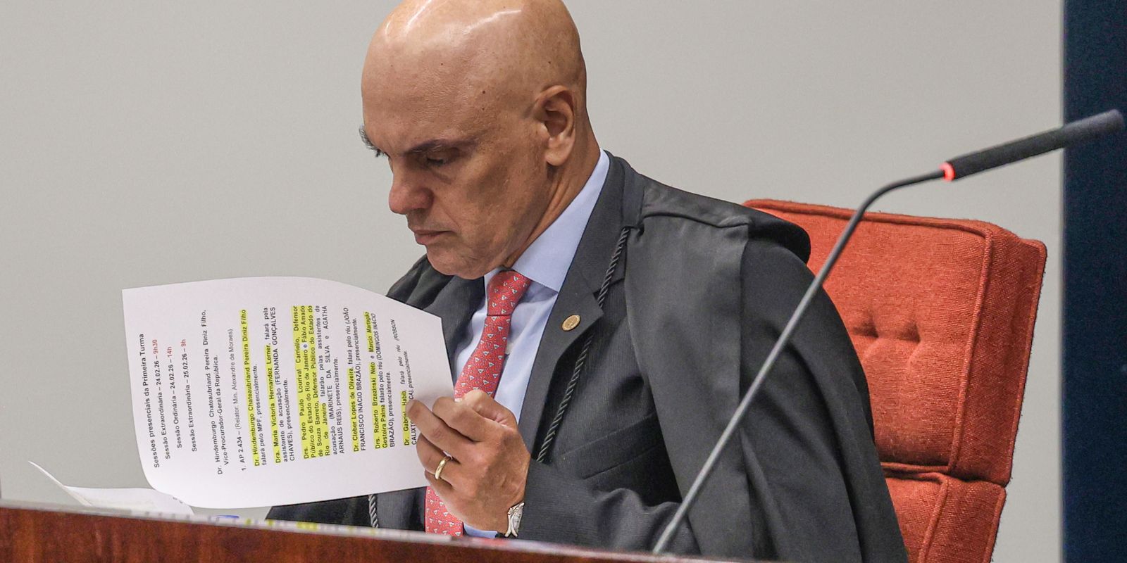 Moraes exige ação do governo para extradição de Carla Zambelli da Itália