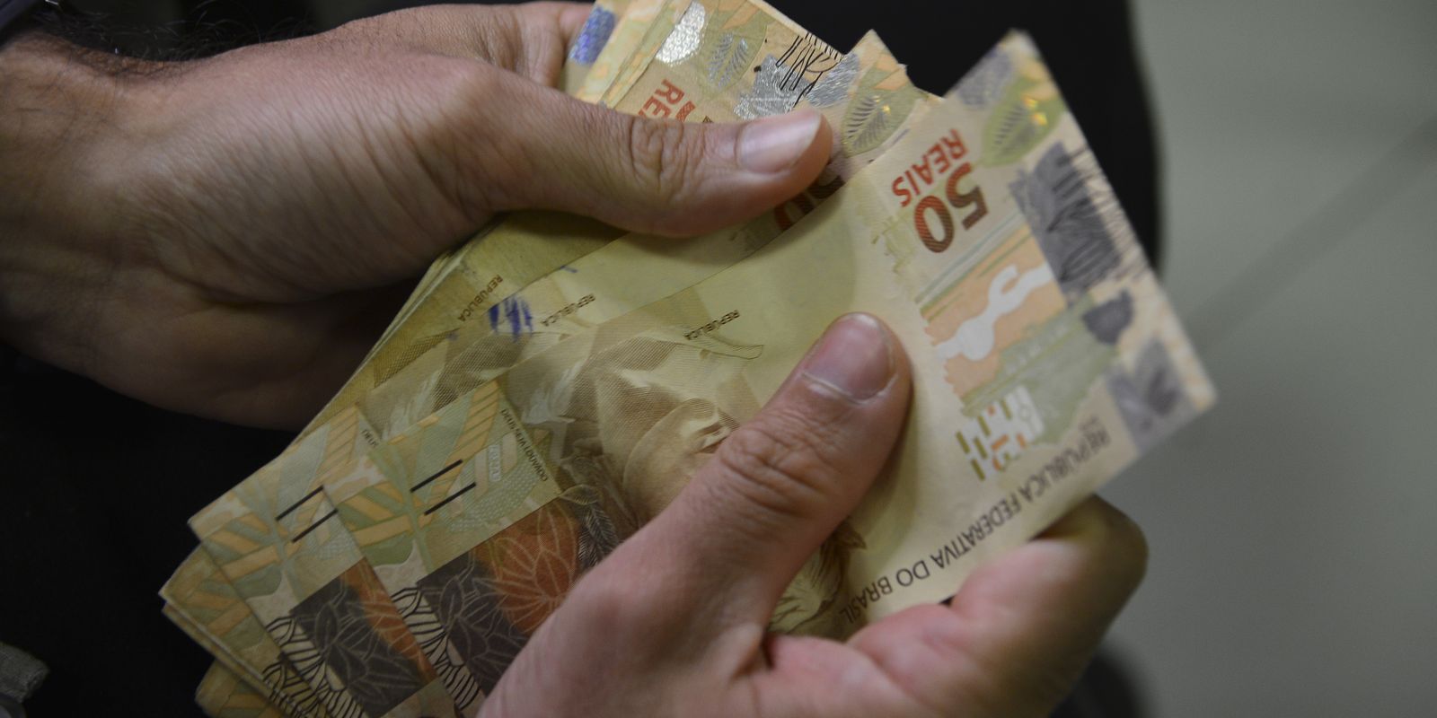 Poupança registra retirada líquida de R$ 476,4 milhões em abril