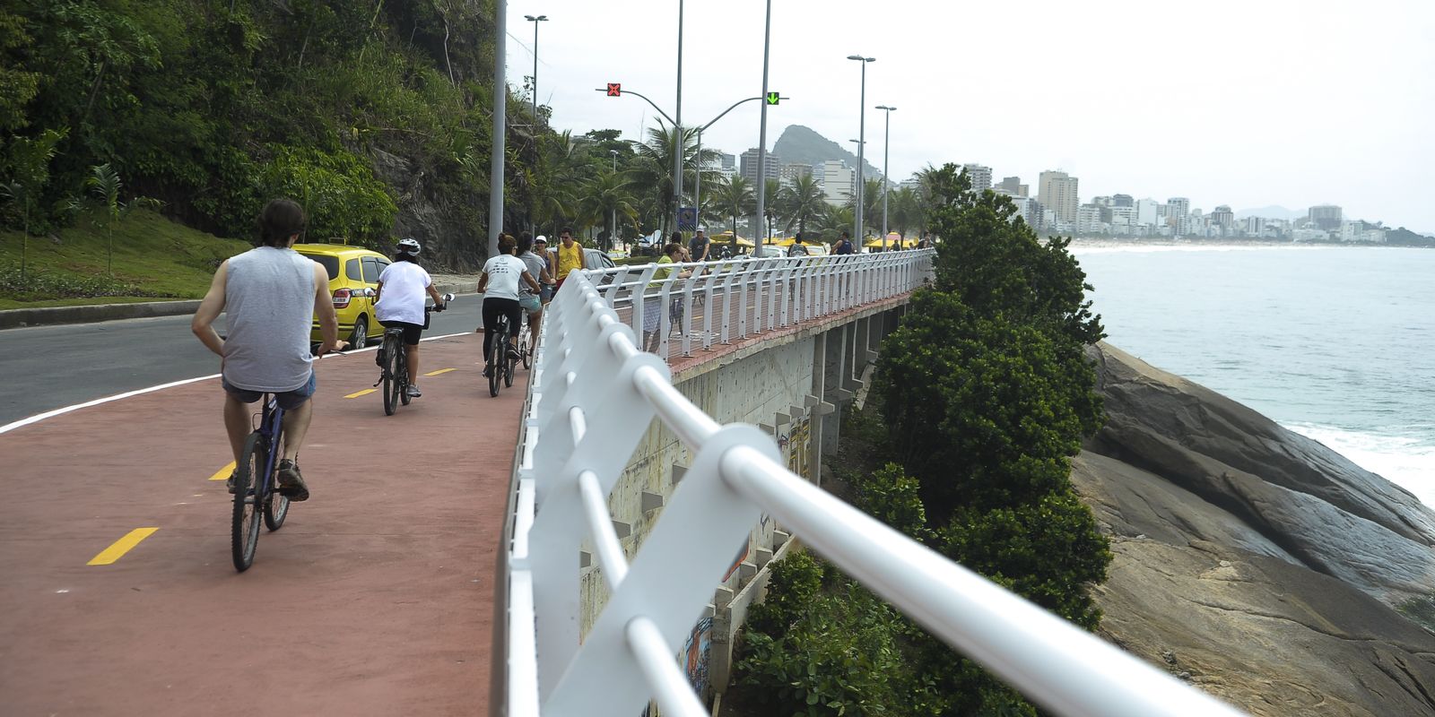 Prefeitura do Rio interdita Ciclovia Tim Maia devido a ondas de alta magnitude