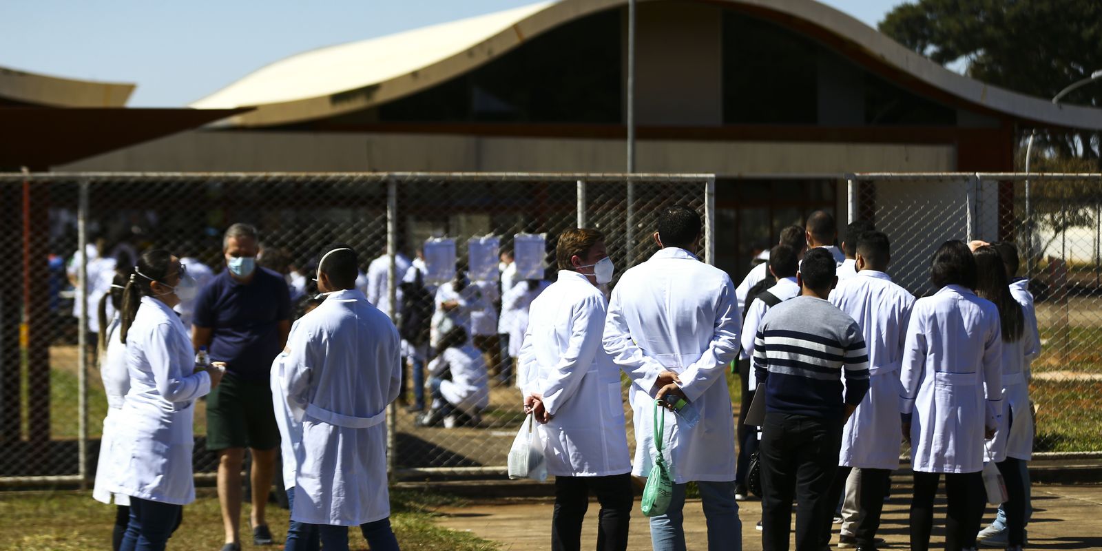 Segunda etapa do Revalida acontece neste fim de semana para médicos com diplomas estrangeiros