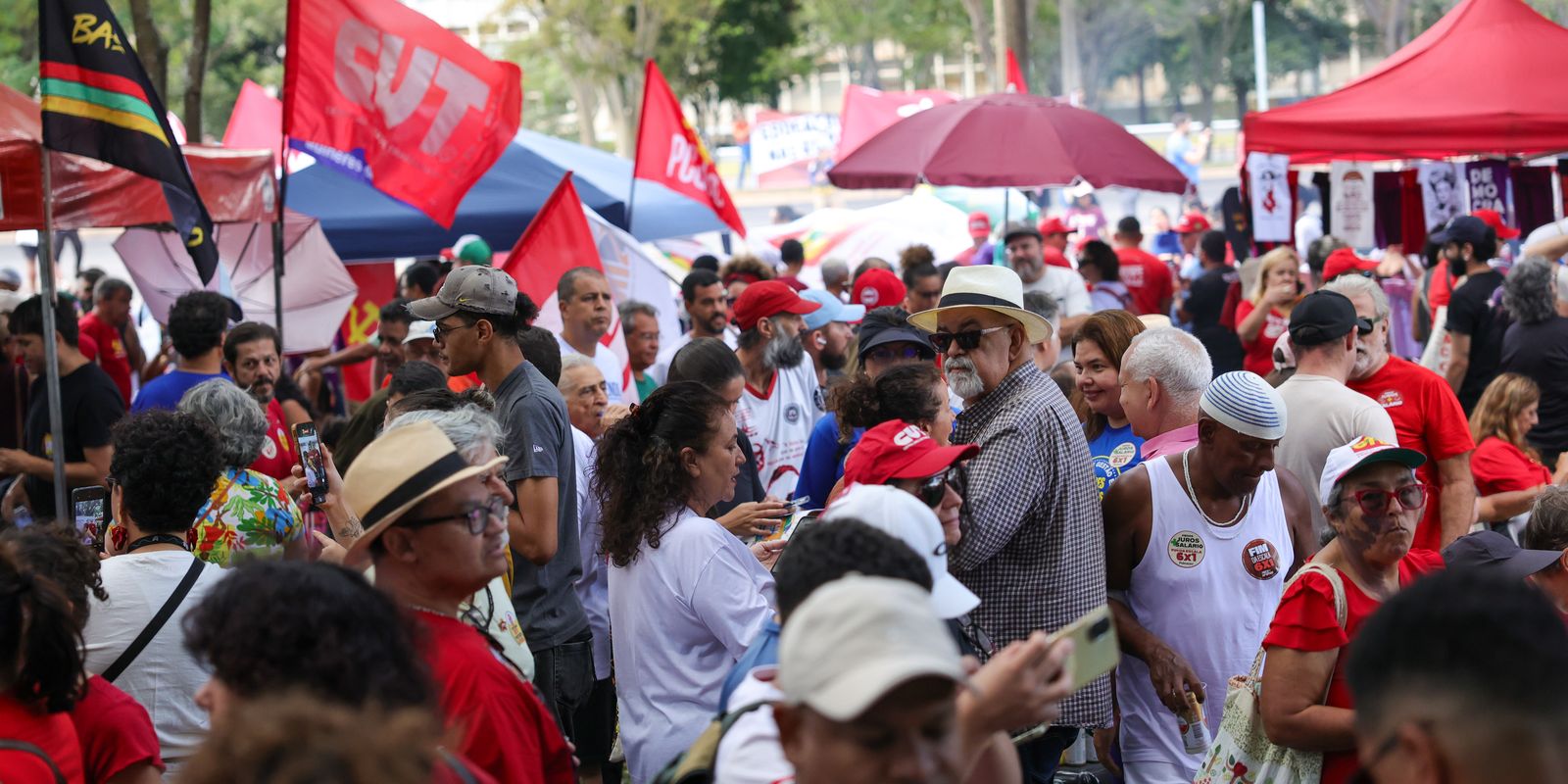 Trabalhadores se mobilizam por direito ao descanso e fim da escala 6x1 em todo o Brasil