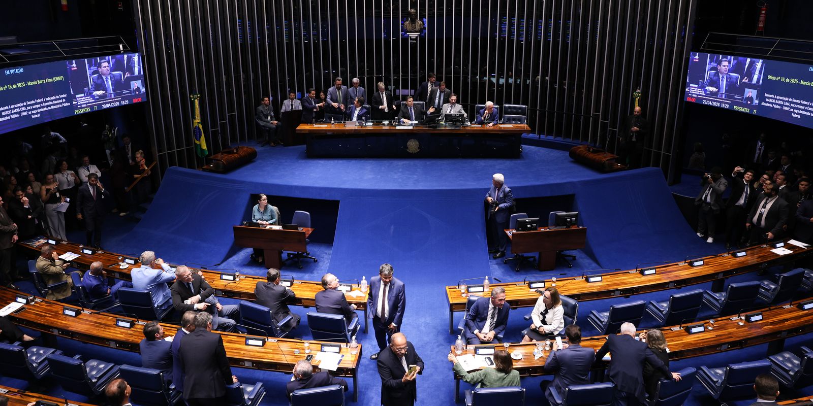 Davi Alcolumbre interrompe avanço da PEC do fim da 6x1 no Senado