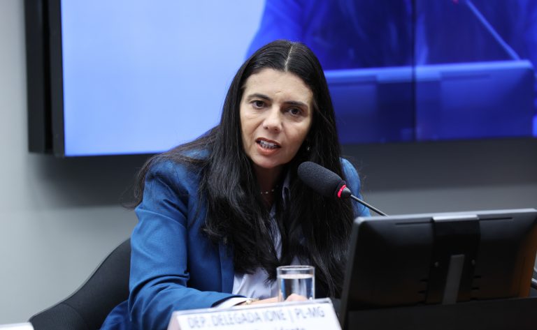 Órgãos públicos deverão divulgar canais de denúncia contra violência contra a mulher