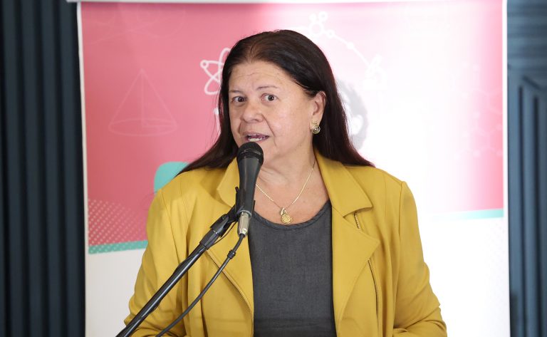 Comissão aprova obrigatoriedade de planos de saúde pagarem custos de acompanhante no parto