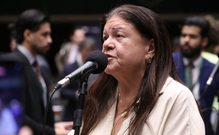 Comissão aprova projeto que amplia a proteção a crianças e adolescentes órfãos no Brasil