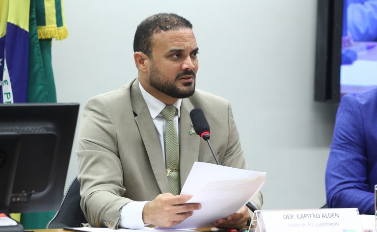 Comissão da Câmara aprova porte de arma para corretores de imóveis