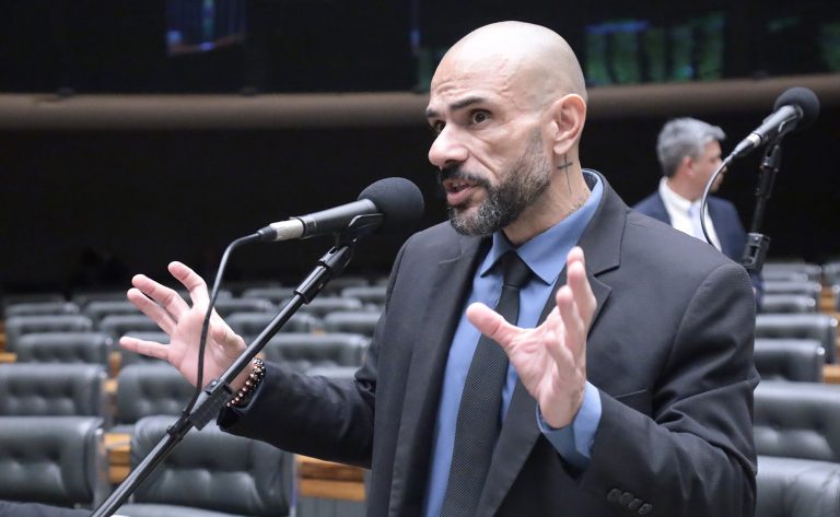 Câmara aprova novas regras para segurança de motoristas de aplicativo
