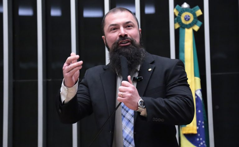 Comissão da Câmara aprova uso do FGTS para compra de armas de fogo e munições destinadas à defesa pessoal