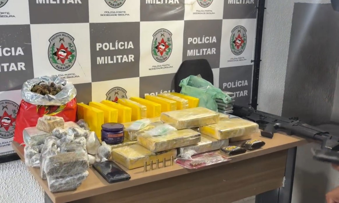 Dupla é presa por tráfico de drogas em João Pessoa após apreensão de grande quantidade de entorpecentes