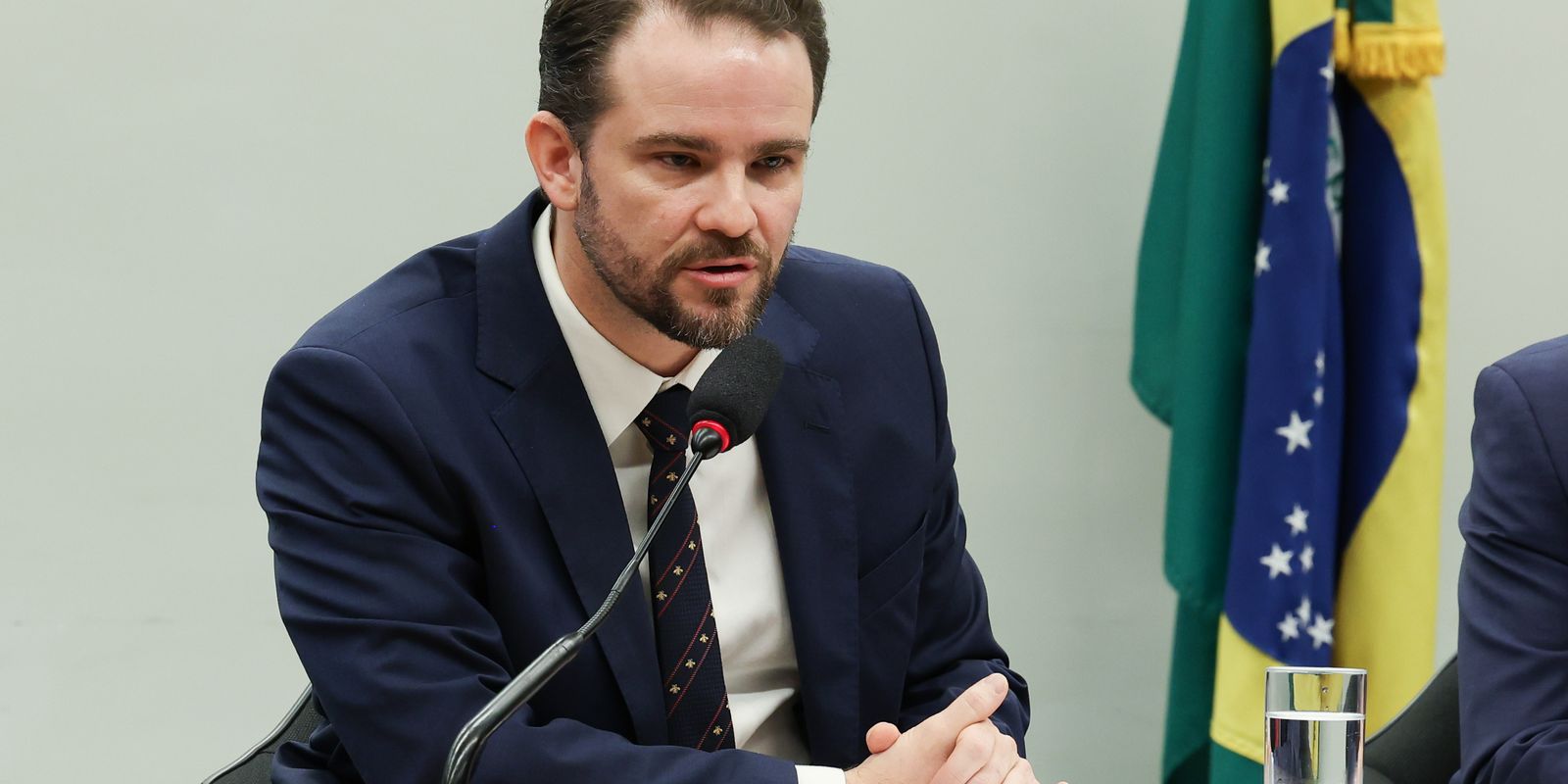 Dario Durigan critica PEC que amplia autonomia financeira do Banco Central
