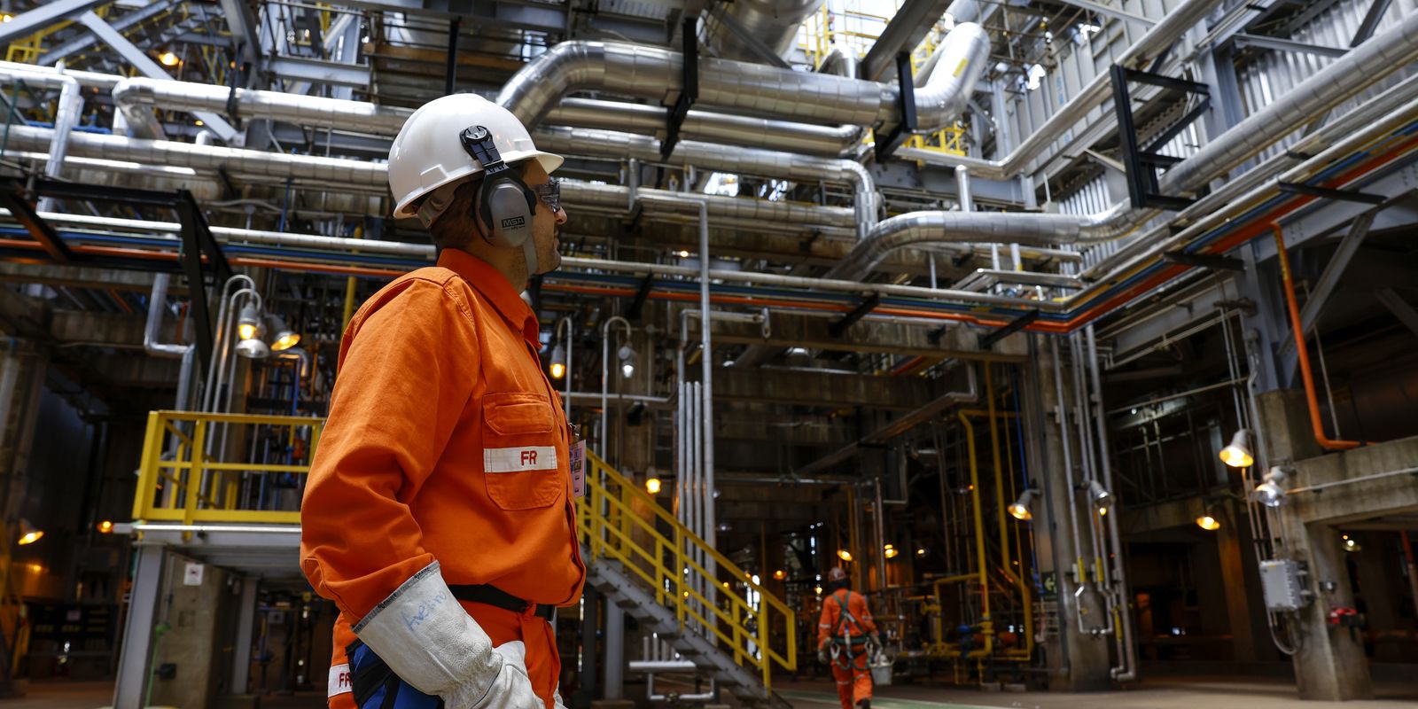 Economia brasileira cresce 0,1% em abril segundo prévia da FGV