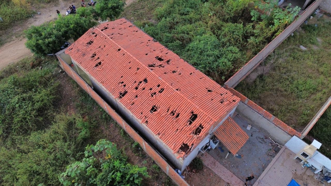 Explosão em obra da transposição do Rio São Francisco causa danos a casas no Sertão da Paraíba