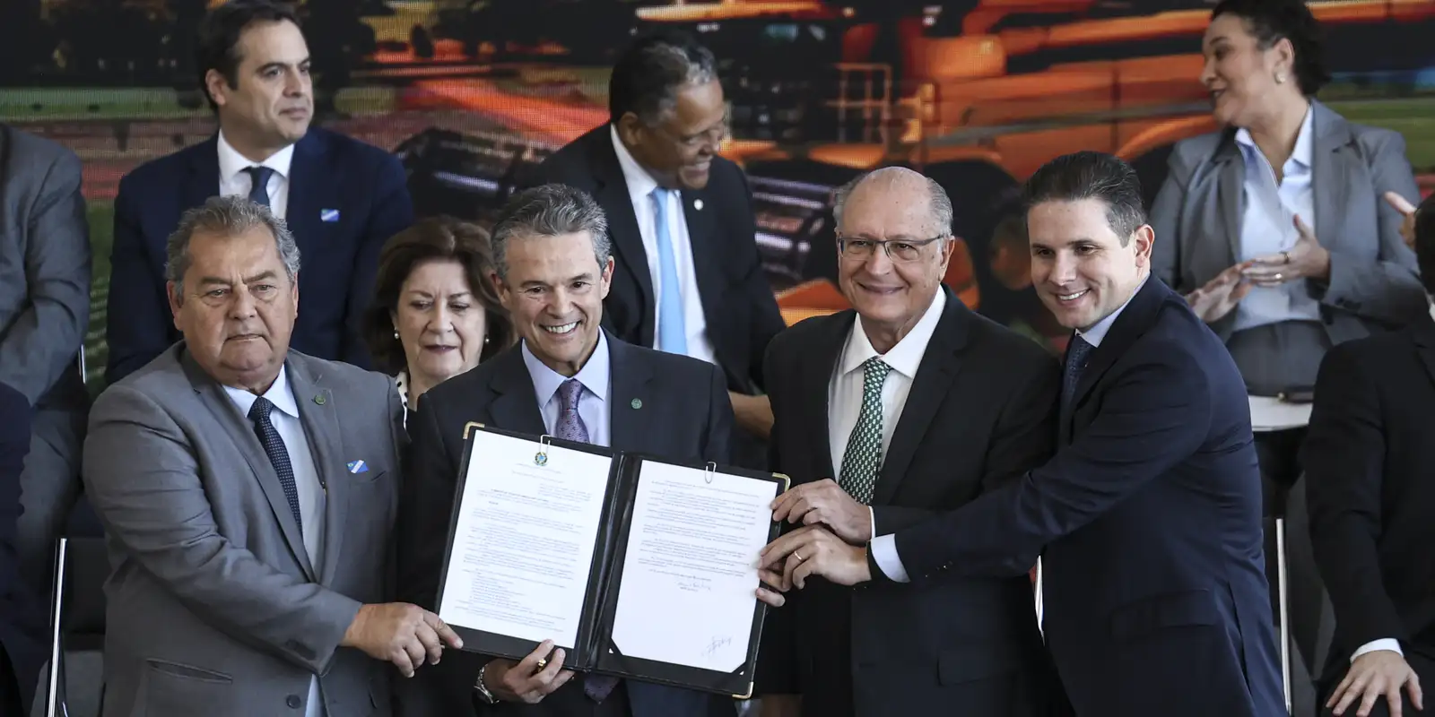 Governo Federal anuncia Plano Safra 2026/2027 com R$ 525,1 bilhões para agricultura empresarial