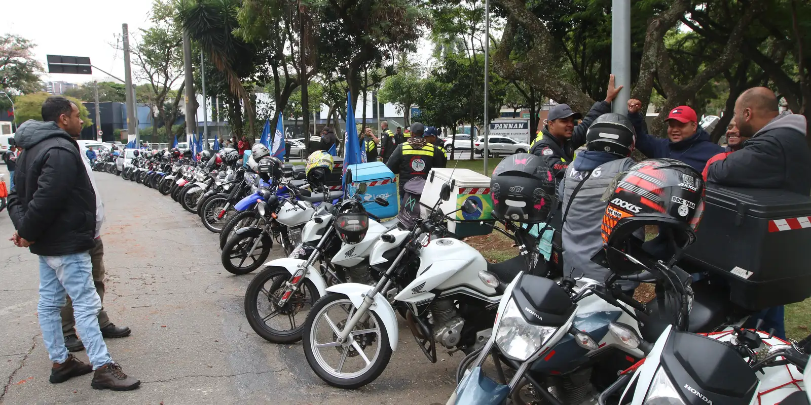 Governo federal anuncia linha de crédito Move Motos para motociclistas de aplicativos