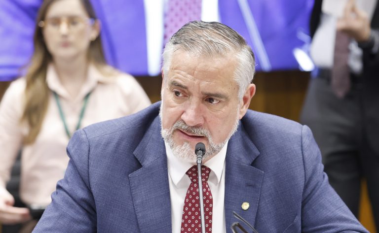 Governo retira pedido de urgência para projeto de lei sobre jornada de trabalho