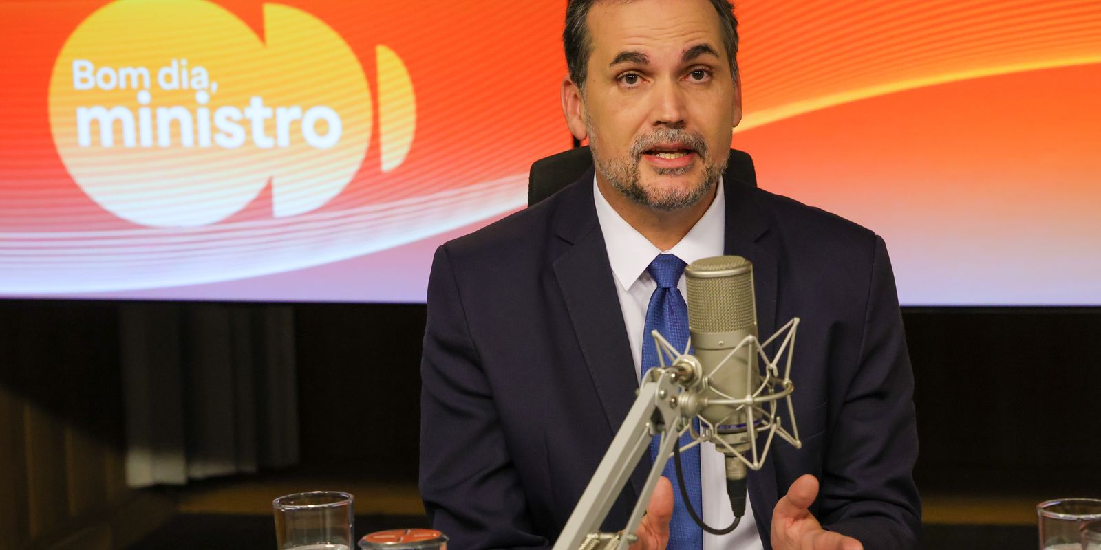 Governo utiliza receitas extraordinárias da exportação para estabilizar preços dos combustíveis